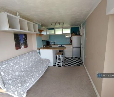 1 bedroom penthouse to rent - Photo 1