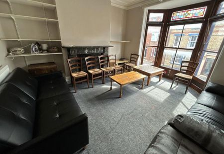 6 bedroom flat to rent - Photo 2