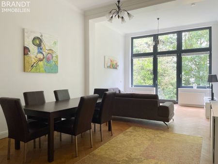 3-Zimmer-Wohnung / 120m² - mit 2 Schlafzimmern, 2 Bädern, Garten und Garage in Uhlenhorst! - Photo 2