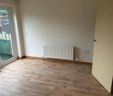 16 Beechgrove, Carrickfergus, BT38 8LQ - Photo 2