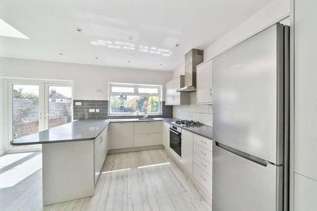 Clifton Avenue, Stanmore, HA7 - Photo 3