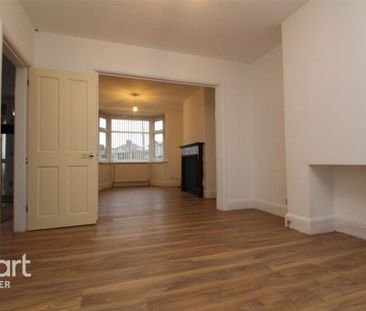 3 bedroom semi-detached house to rent - Photo 2