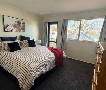 City Centre 2-Bedroom Apartment in Tauranga - Photo 3