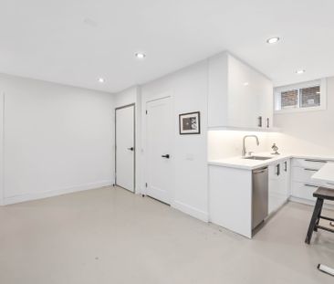 For Lease - 2508 Lakeshore Boulevard Unit# D, Toronto, Ontario - Photo 2
