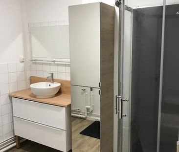 Location Appartement 3 pièces 76m² - Photo 2