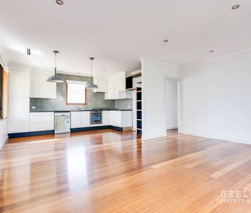 Bright, Low Maintenance Living in Sought After Newcomb. - Photo 5