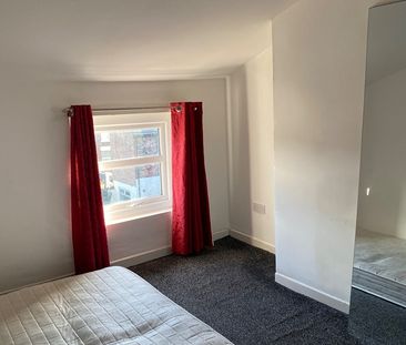 4 Bed End Terrace, Birchfield Road, L4 - Photo 3