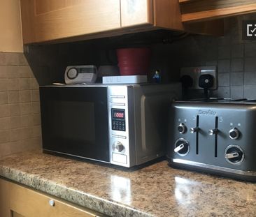 Large room for rent in a 5 bedroom family home in Rathcoole - Photo 6