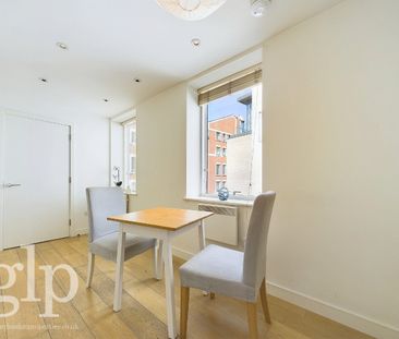 Studio, Marshall Street, Soho, W1F - Photo 1