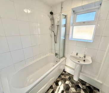 3 bedroom terraced house to rent - Photo 6