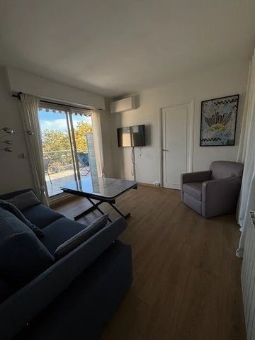 Location Appartement 2 pièces 35m² CANNES 06400 - Photo 2