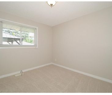 For Lease - 86 Overlea Crescent Unit# Main, Kitchener, Ontario - Photo 6