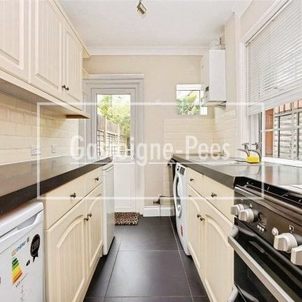 Mead Cottages, Godalming - Photo 1