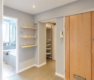 1 Bed Penthouse, Cross Court, SE5 - Photo 1