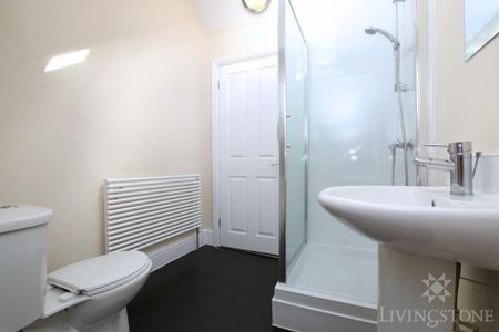 5 bedroom flat to rent - Photo 4