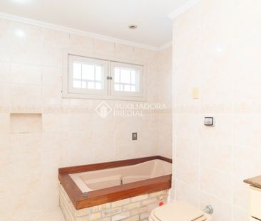 Casa com 5 quartos e 298m² para alugar em Vila Assunção, Porto Alegre. - Foto 1