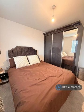 2 bedroom semi-detached house to rent - Photo 5