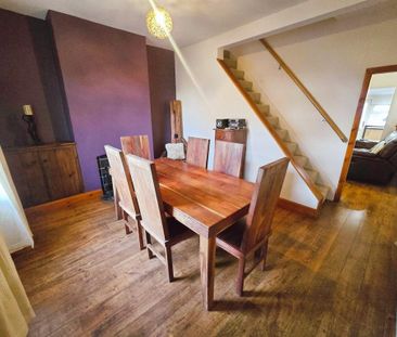 2 bedroom end of terrace house to rent - Photo 3