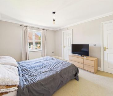 3 bedroom semi-detached house to rent - Photo 3