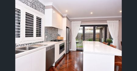 Comfortable Family Living - Photo 4