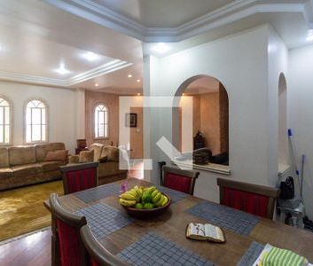 Casa para alugar com 180m², 3 quartos e 2 vagas - Foto 1
