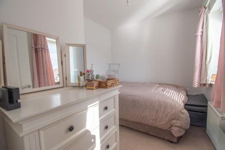 4 bedroom detached house to rent - Photo 5