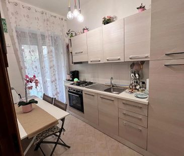 ZONA VANVITELLI appartamento grazioso con terrazzo - Photo 4