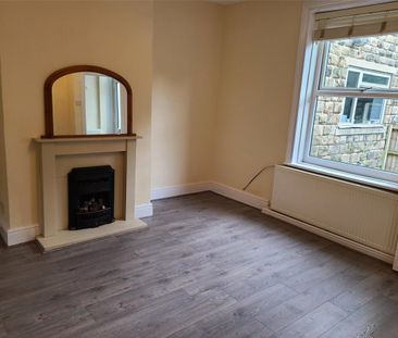 Moor End Lane, Dewsbury, West Yorkshire, WF13 - Photo 4