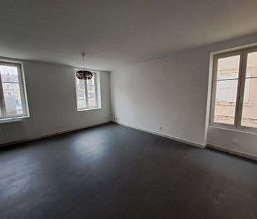 Location Appartement 4 pièces 75m² - Photo 2