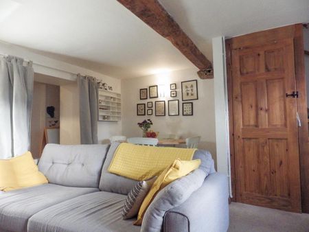 2 bedroom terraced house to rent - Photo 2