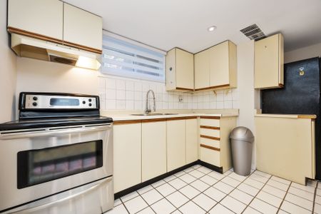 For Lease - 14 Foxwood Grove Unit# Bsmt, Toronto, Ontario - Photo 4