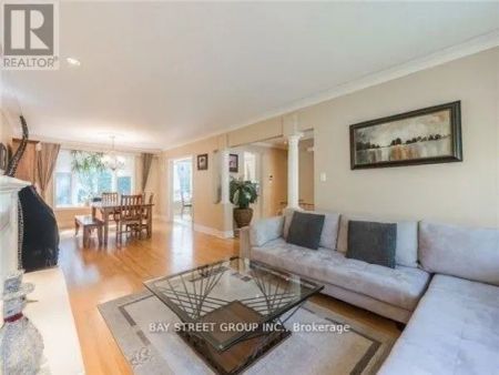 1588 TRUSCOTT DRIVE - Photo 3