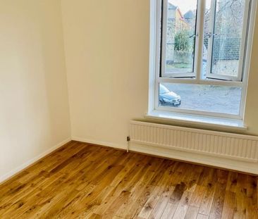 2 Bed Terraced House, Radley Court, SE16 - Photo 1