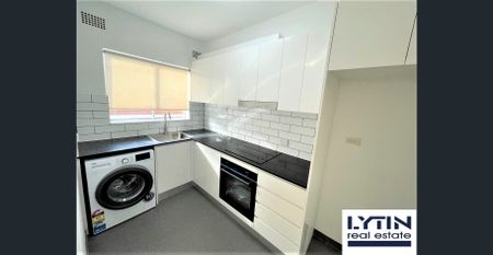 Near New One Bedroom Unit Footsteps to UNSW INSP:SAT 13/12 1:10pm-1:30pm - Photo 3
