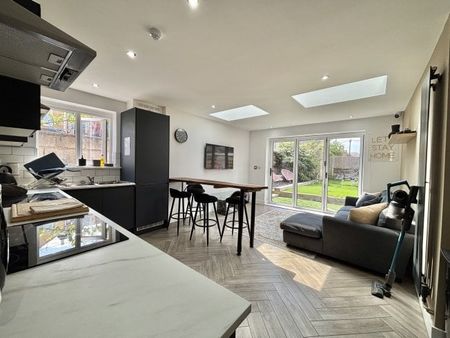 Room 2, Tennyson Road - Photo 2