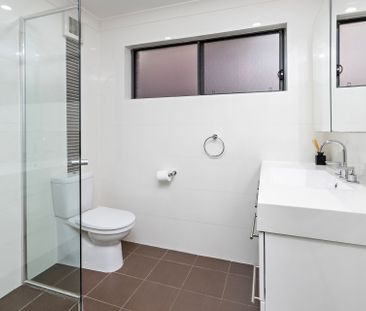 Stunning 4-Bedroom House in Prime Kiama Location - Photo 5