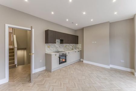 3 bedroom flat to rent - Photo 5