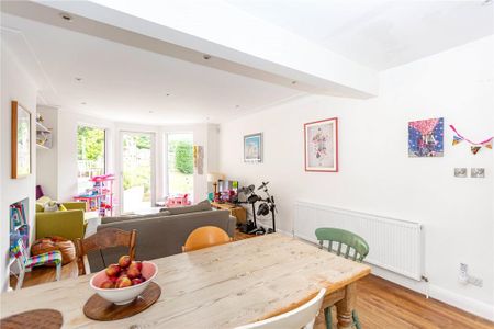 4 bedroom detached house to rent - Photo 4