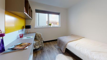1 bedroom in a house share to rent - Photo 3