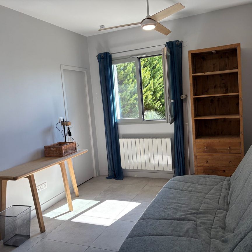 Location Appartement 1 pièce 22m² ST GENIS LAVAL 69230 - Photo 1