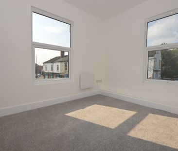 2 Bedroom FIrst Floor Flat - Photo 6