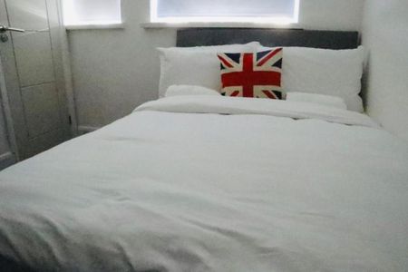 Studio Flat, Forty Lane, HA9 - Photo 3