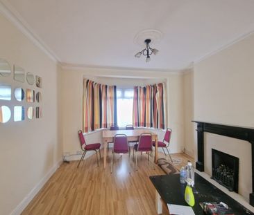 4 bed Semi-Detached House for Rent - Photo 3