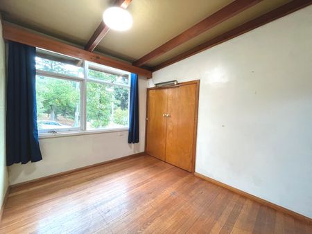 LOVELY THREE BEDROOM HOME - Photo 5