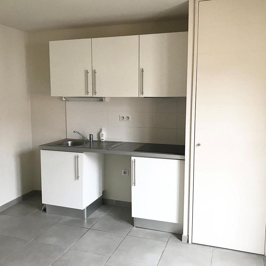 location Appartement F2 DE 45.9m² À VILLENEUVE LES AVIGNON - Photo 1