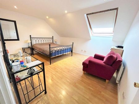 3 bedroom apartment to rent - Photo 4