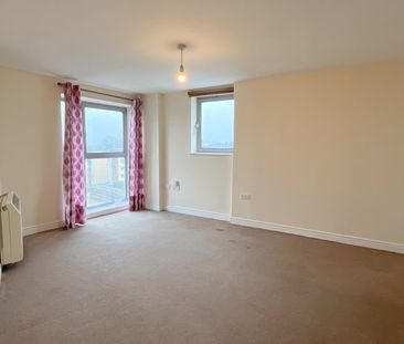 2 bed flat to rent in Kelvin Gate, Bracknell, Berkshire, RG12 2TN - Photo 5