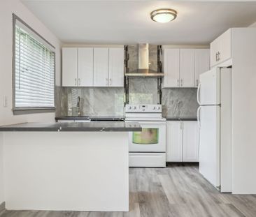 For Lease - 18 Thirty Third Street Unit# 3, Toronto, Ontario - Photo 6