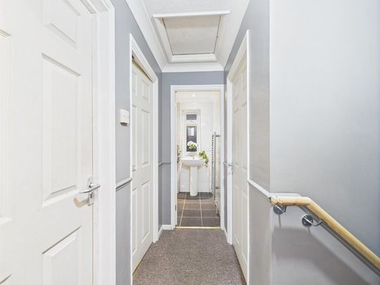 1 bedroom in a house share to rent - Photo 1