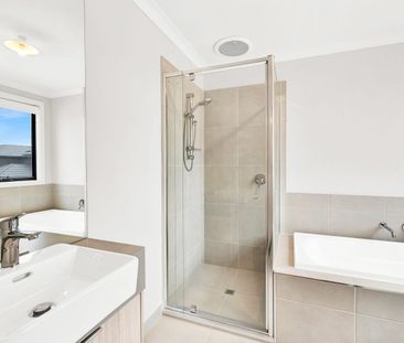 5 Bellini St, Deanside, Vic 3336 - Photo 4